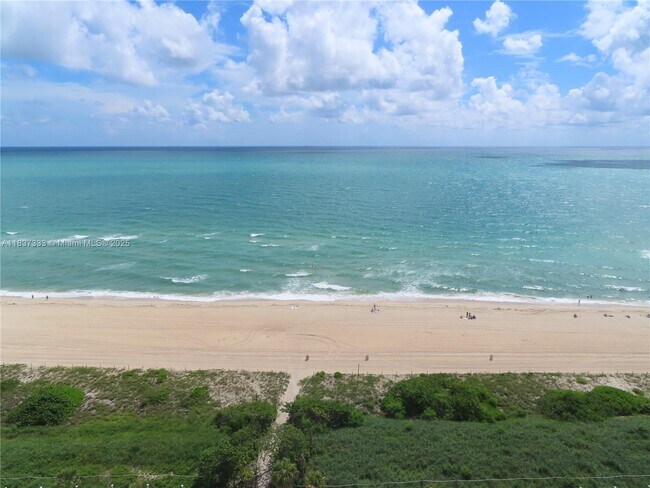Building Photo - 5701 Collins Ave