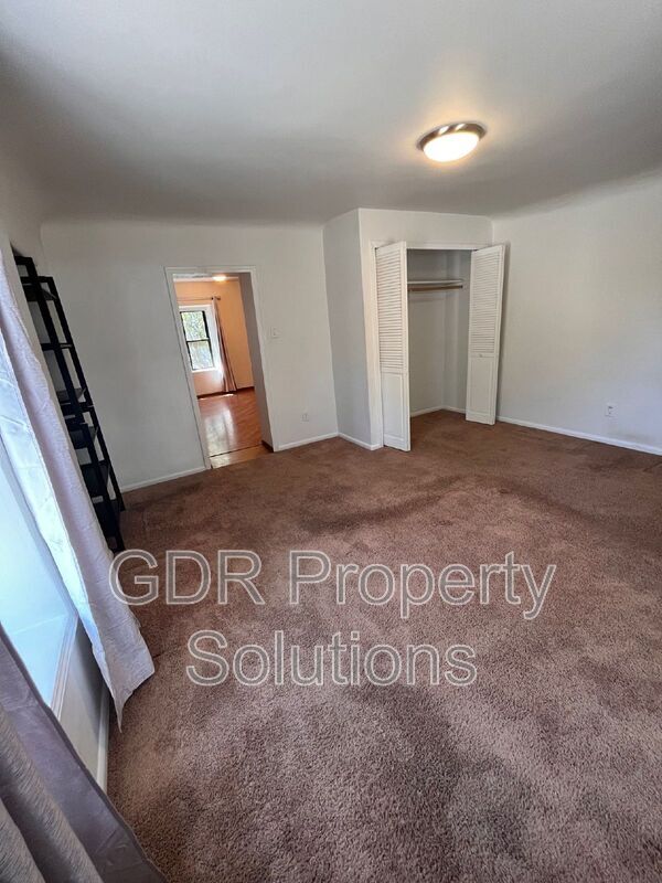 Building Photo - 305 Wilshire Dr SW