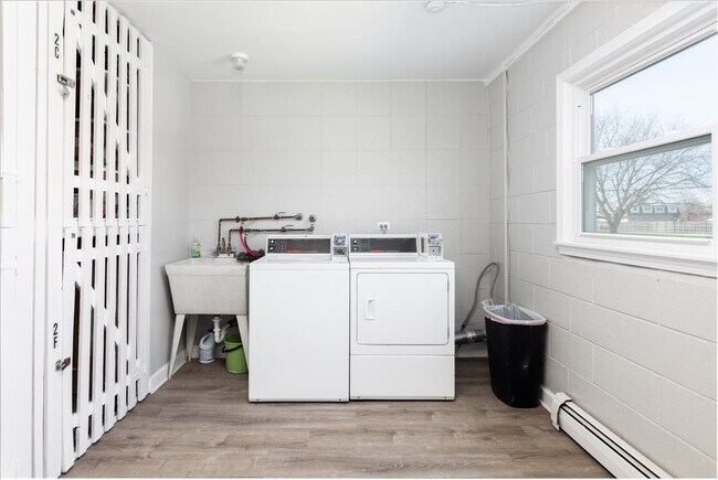 Building Photo - 5740 East Ave