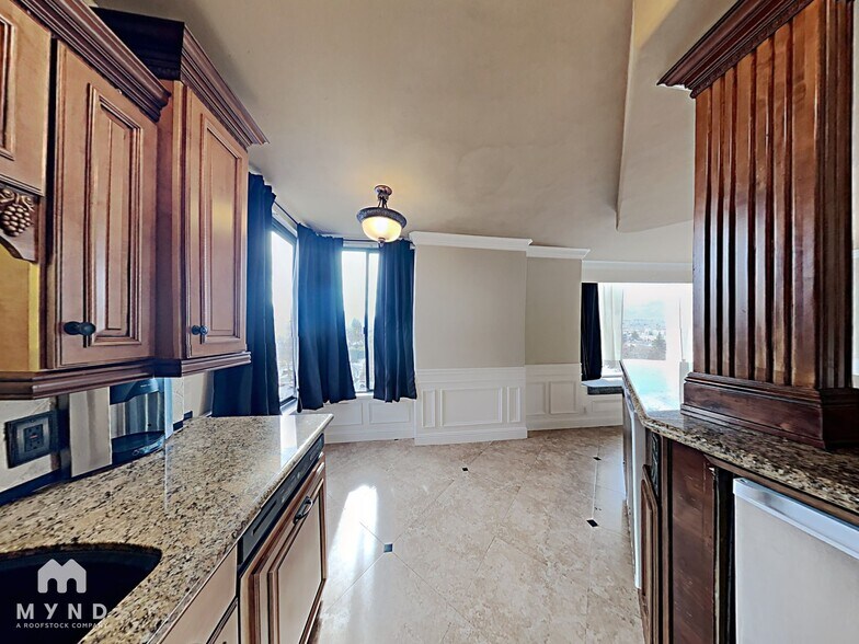 Building Photo - 280 Island Ave