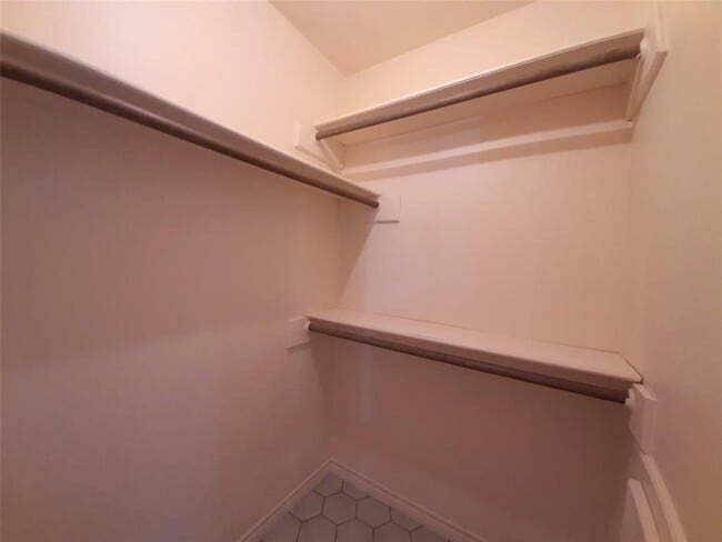 Building Photo - 18 Mayfair Grove Ct