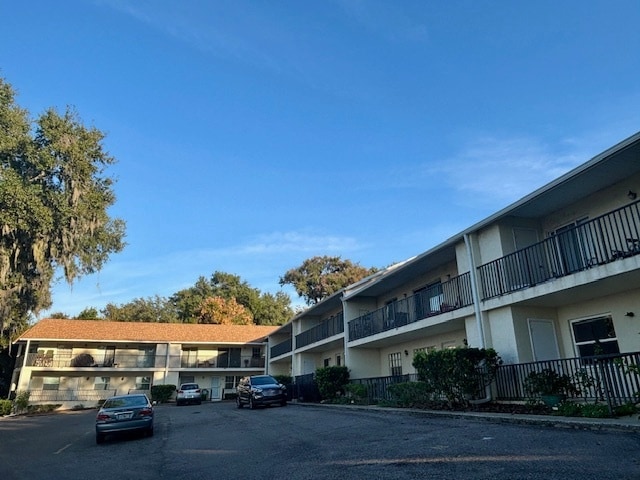 Building Photo - 680 W Osceola St