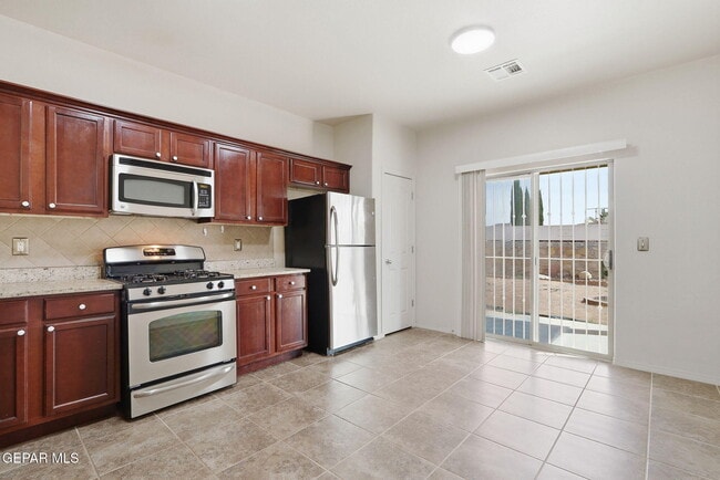 Building Photo - 13020 Stonington Ln