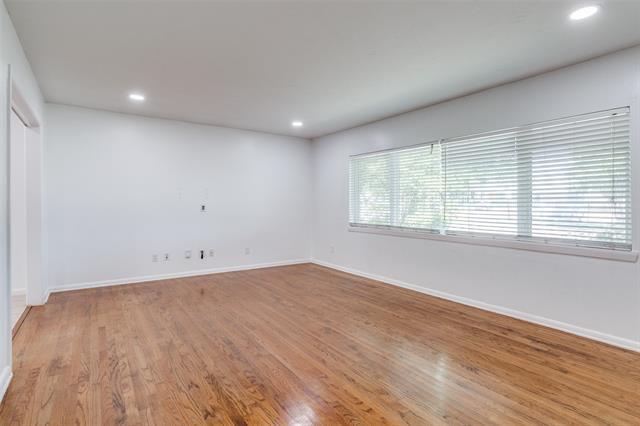 Building Photo - 6418 E Lovers Ln