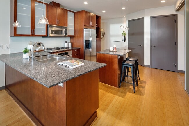 Building Photo - 2033 2nd Ave