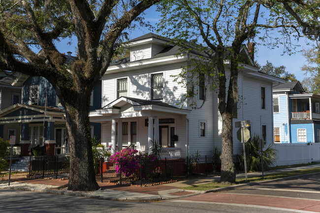 Exterior Corner view - 1901 Martin Luther King Jr Blvd