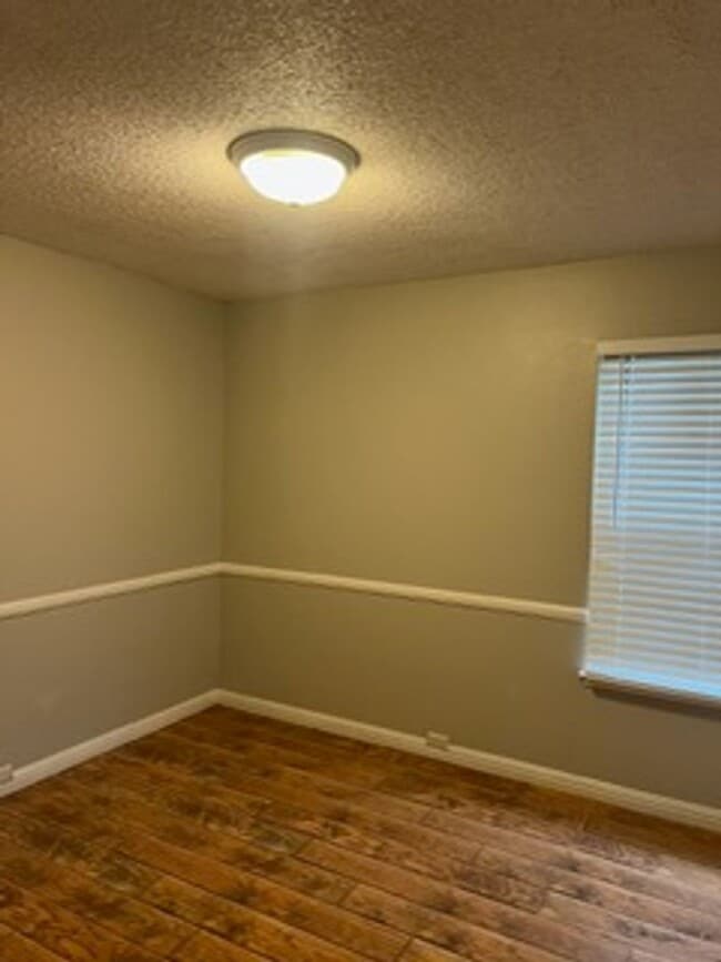 Building Photo - Well-Maintained 3BR/2BA Single-Family Home for Lease