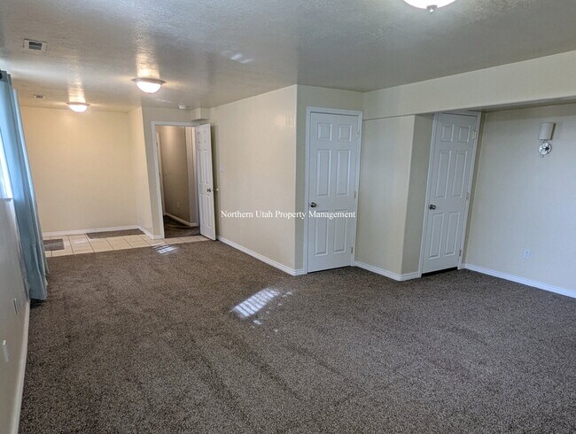 Building Photo - 4-Bed, 3.5 Bath Home with Scenic Views in South Ogden