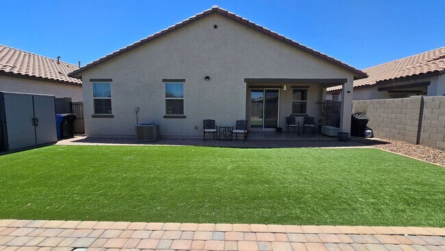 Building Photo - Beautiful and Spacious Cortana at Desert Oasis Home!! Community Pool!