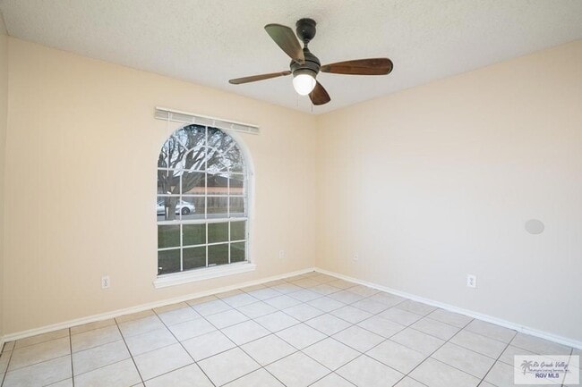 Building Photo - 1307 Lily Ln