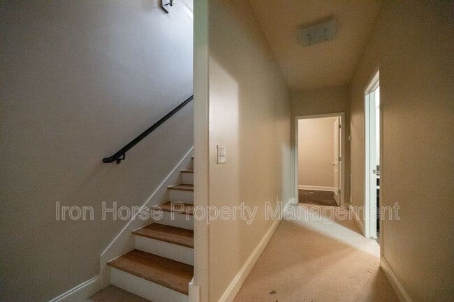 Building Photo - 118 Ruth Dr