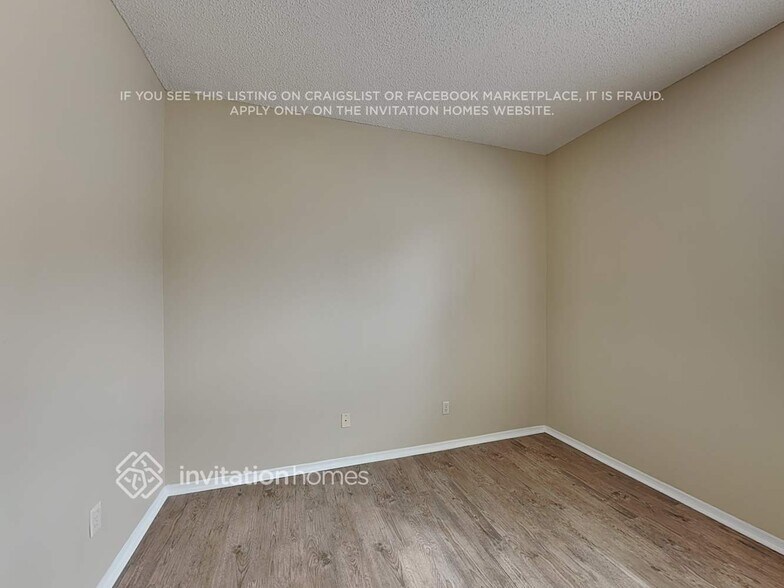 Building Photo - 2430 Leaning Pine St