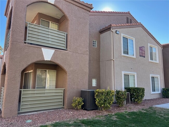 Building Photo - 2111 Sealion Dr