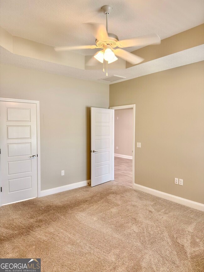 Building Photo - 142 The Villas Wy