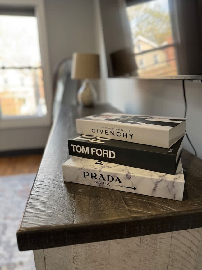 Building Photo - 341 Palisade Ave