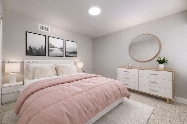 Building Photo - 426 NW 13th Ave