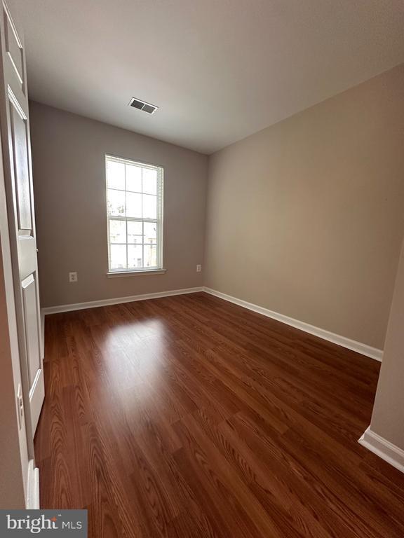 Building Photo - 9400 Birchwood Ct W
