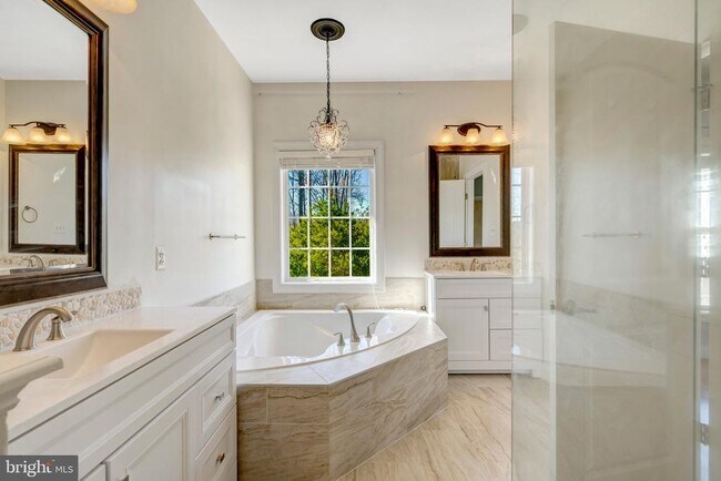 Building Photo - 6830 Hartzell Hill Ln