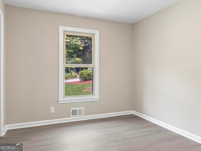 Building Photo - 1523 Delia Dr
