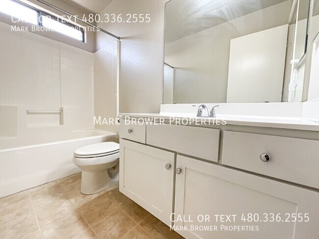 Building Photo - 396 E Bradstock Way