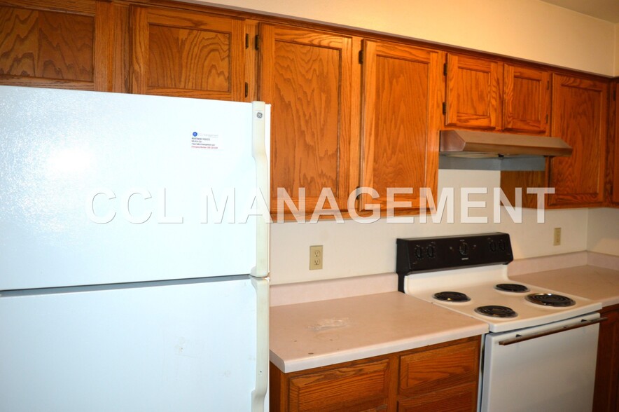 Building Photo - 2289 S Thompson Dr