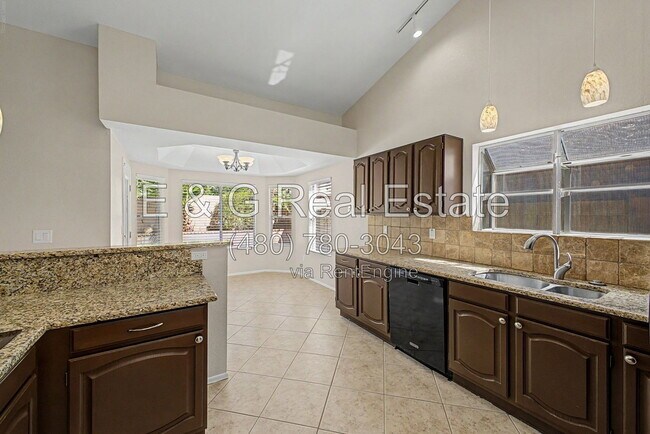 Building Photo - 4106 E Ashurst Dr