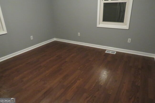 Building Photo - 1105 Hampton Rd