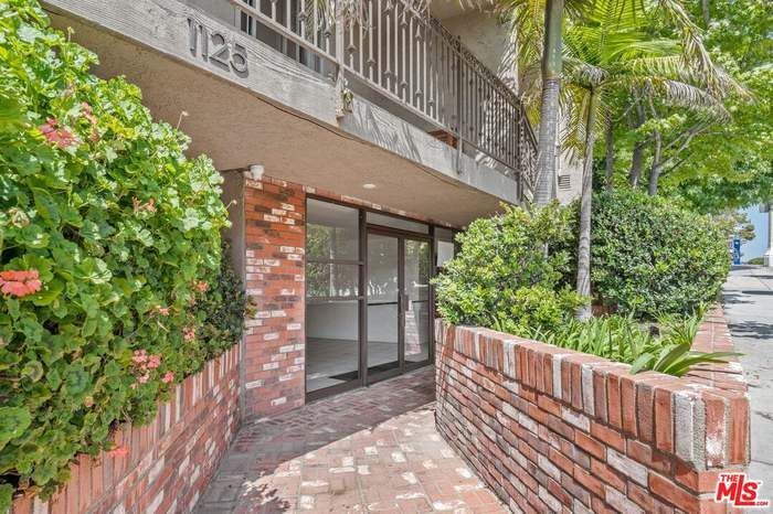 Building Photo - 1125 Pico Blvd