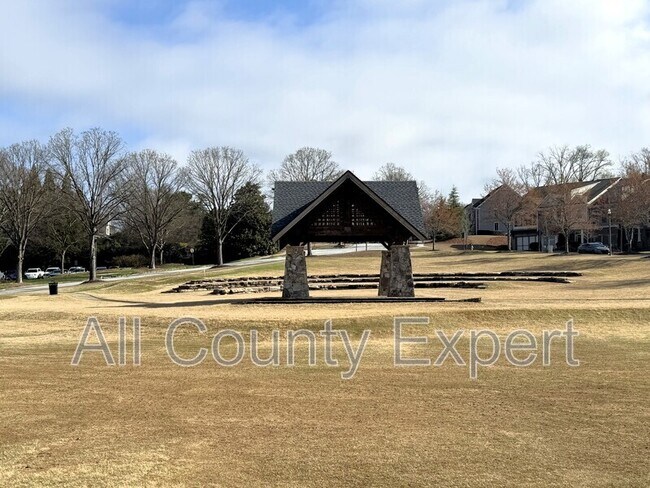 Building Photo - 6651 Rivergreen Rd