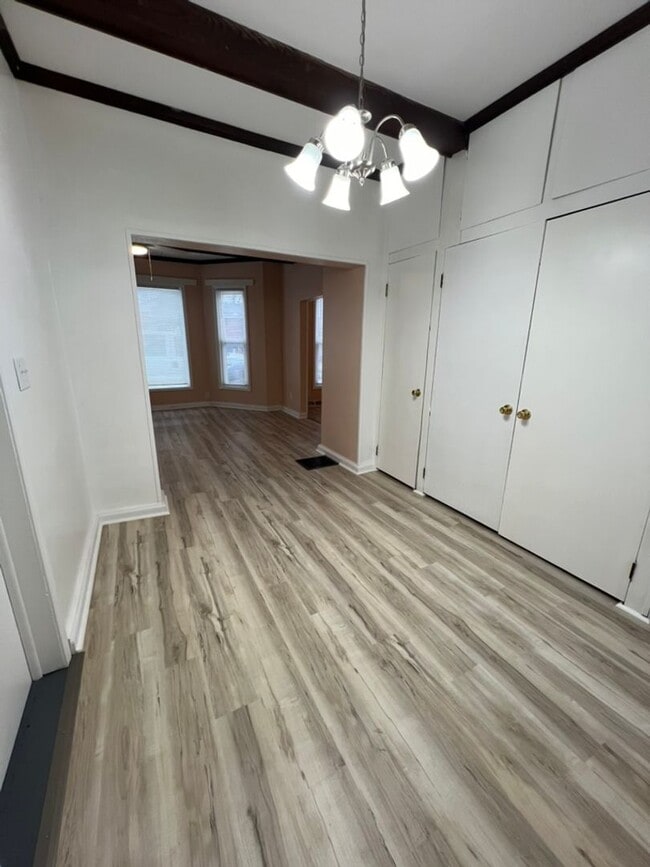 Building Photo - Newly Remodeled 4 Bed House Available Now!