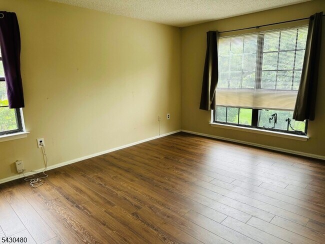 Building Photo - 122 Crabapple Ln