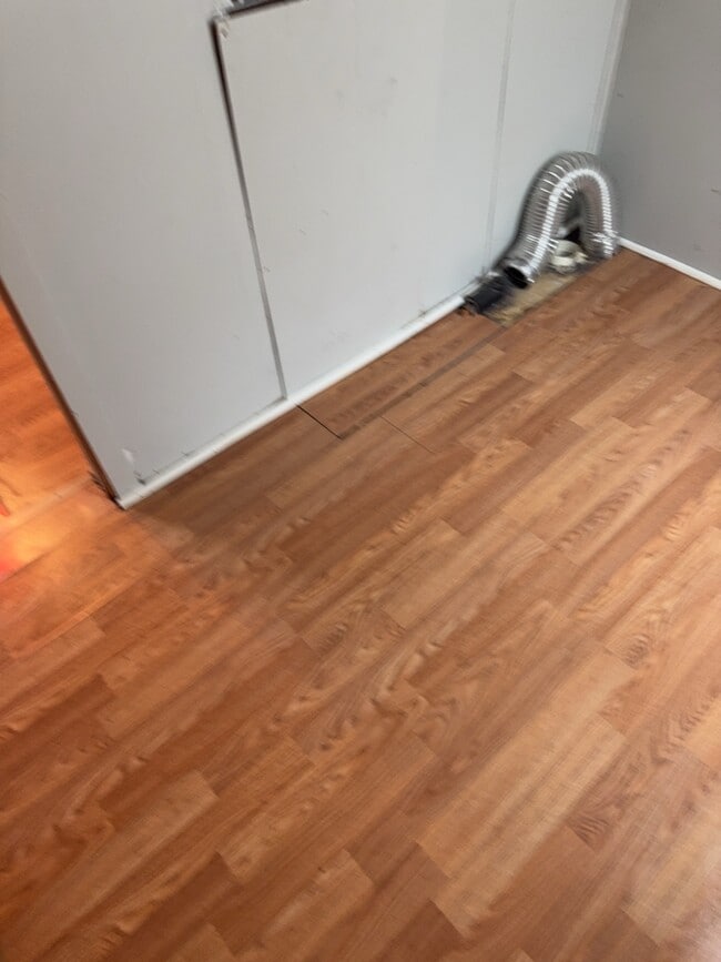 Building Photo - 261 Scott Ln