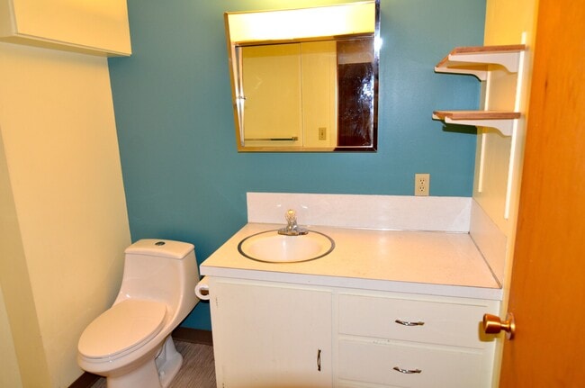 Building Photo - 1223 N 8th Ave