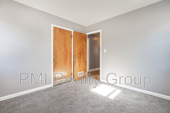 Building Photo - 1520 Coventry Rd