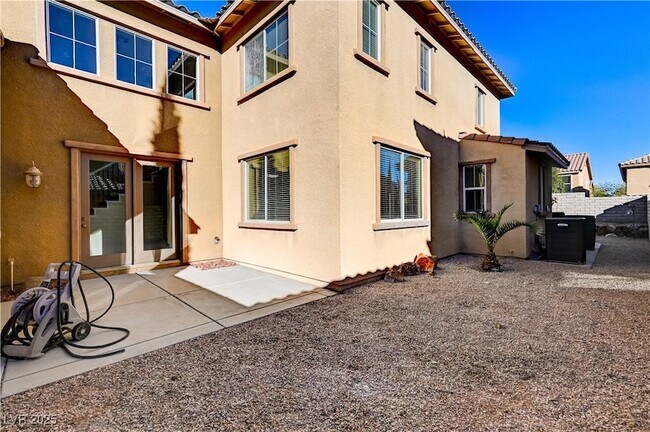 Building Photo - 536 Puenta Del Rey St