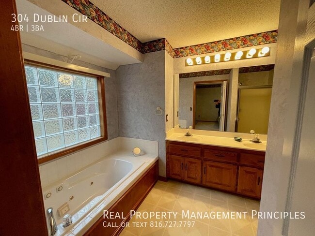 Building Photo - 304 Dublin Cir