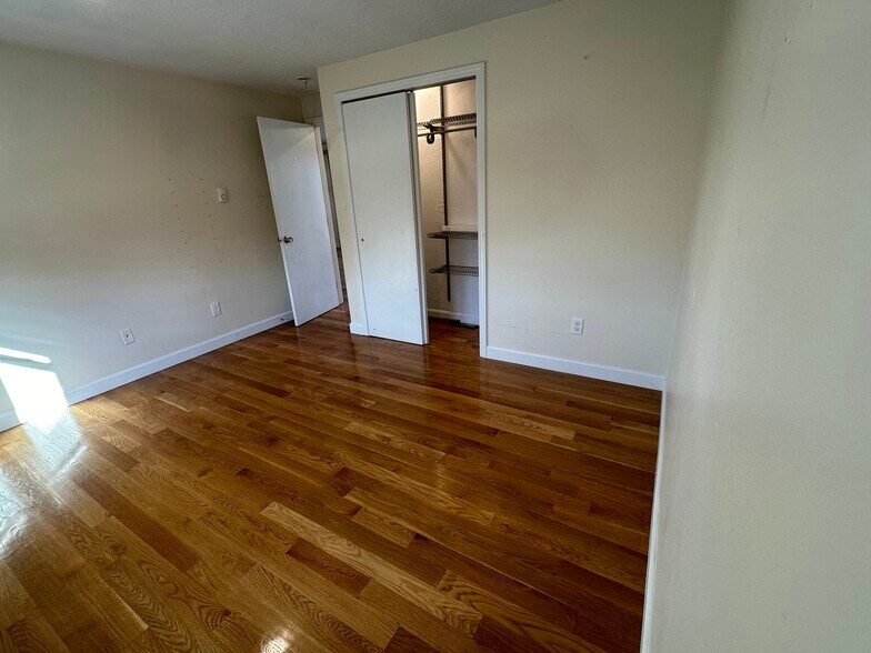 Building Photo - 48 Hauman St