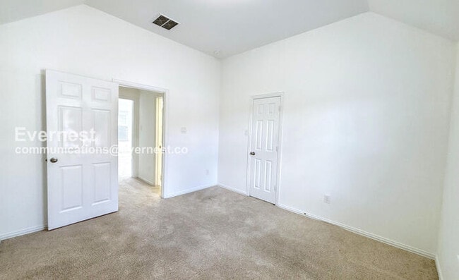 Building Photo - 4811 Sunset Park Ln