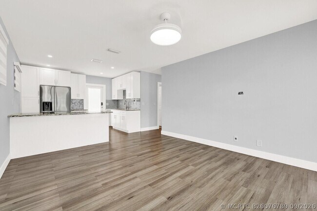 Building Photo - 1134 S Ridge St