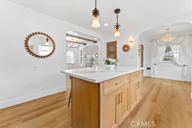 Building Photo - 1428 W 92nd St