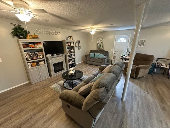 Building Photo - FULLY FURNISHED, SINGLE-FAMILY HOME IN NOR...