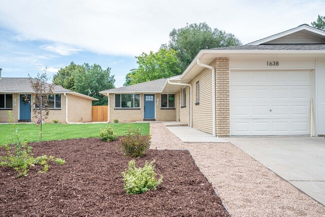 Building Photo - Charming Fully Remodeled 2 Bedroom, 1 Bath Duplex