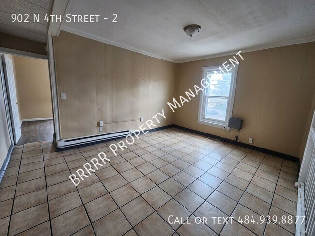 Building Photo - 902 N 4th St
