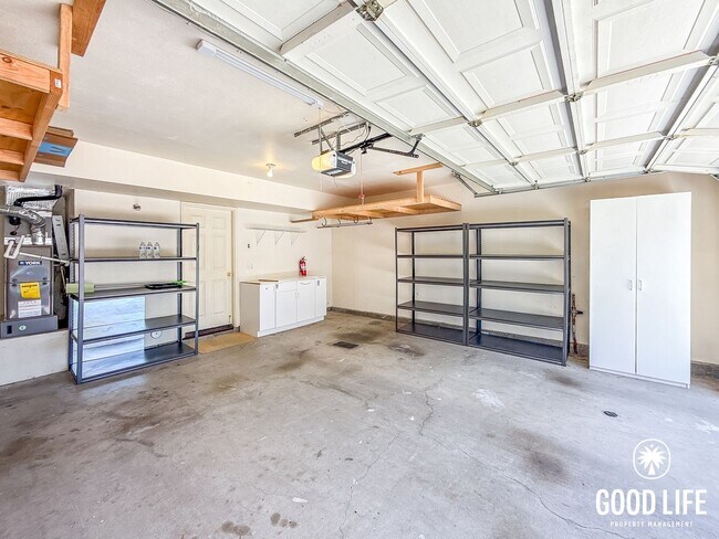 Building Photo - Spacious 3BD/2.5 BA Home in Scripps Ranch with Pool, Private Balcony & In-Unit Laundry