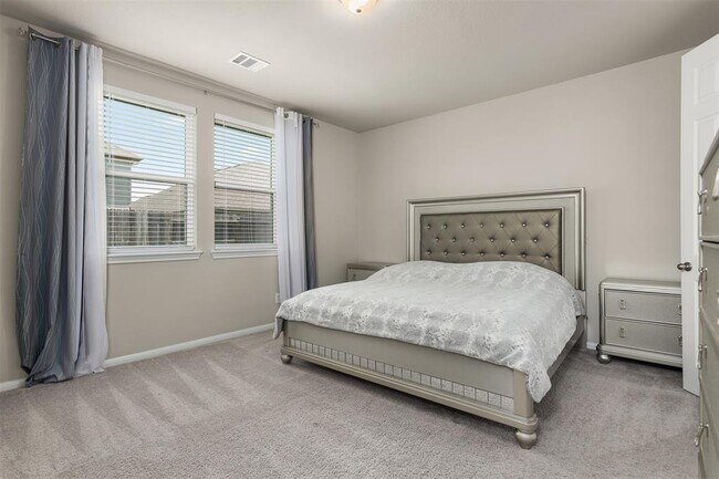 Building Photo - 2302 Sweet Bay Dr