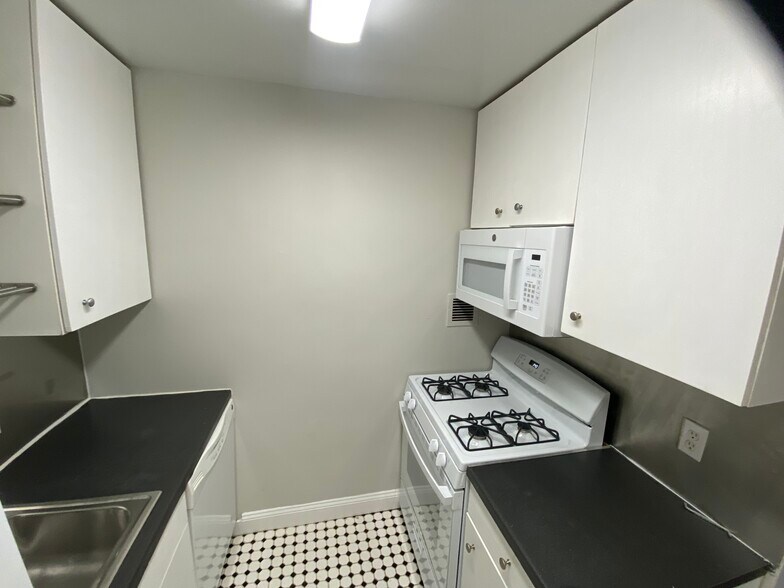 Kitchen - 3601 5th St S