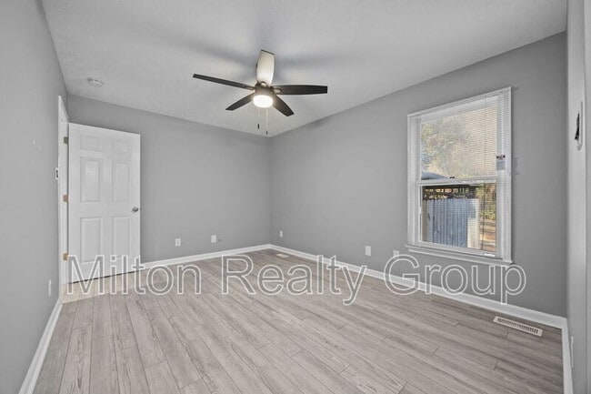 Building Photo - 4320 Falls Dr