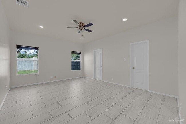 Building Photo - 21 N 21st St