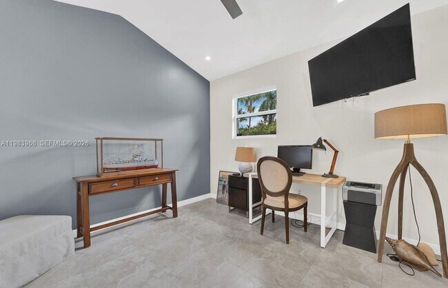 Building Photo - 1150 NE 91st St