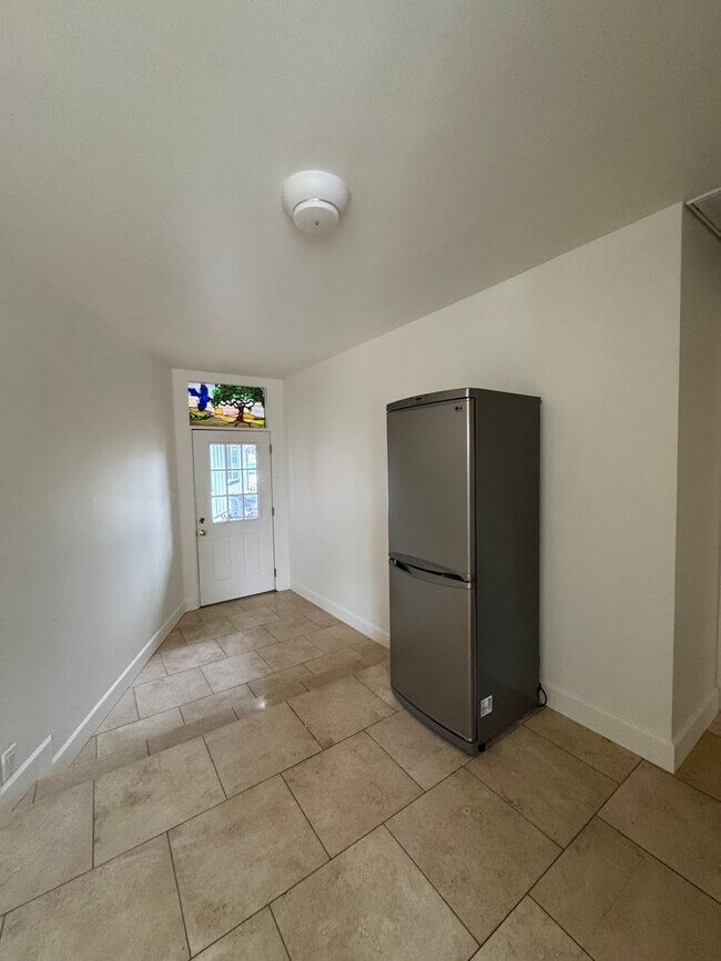 Building Photo - Beautiful 3 bedroom gated home in Aptos Hills!